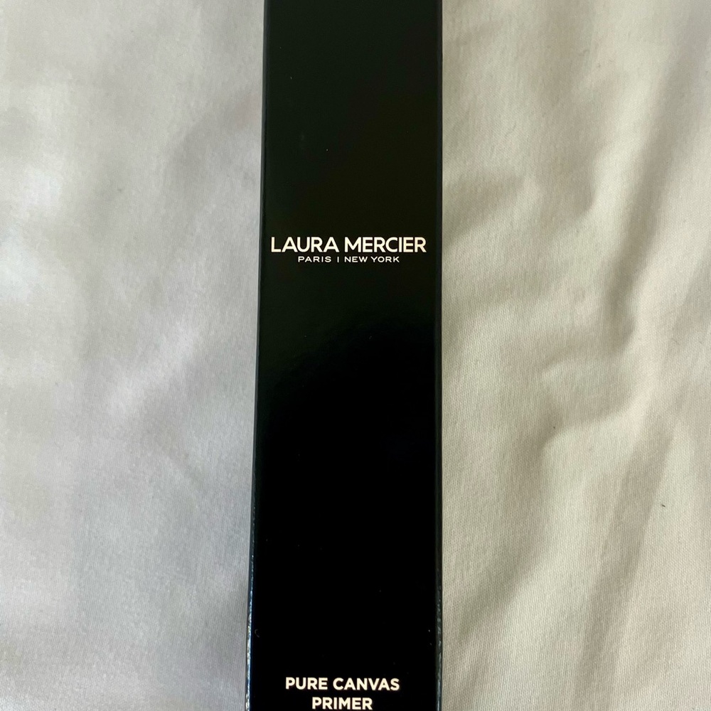 Laura Mercier Pure Canvas Hydrating Primer 30 mL – British Vogue Advent – New